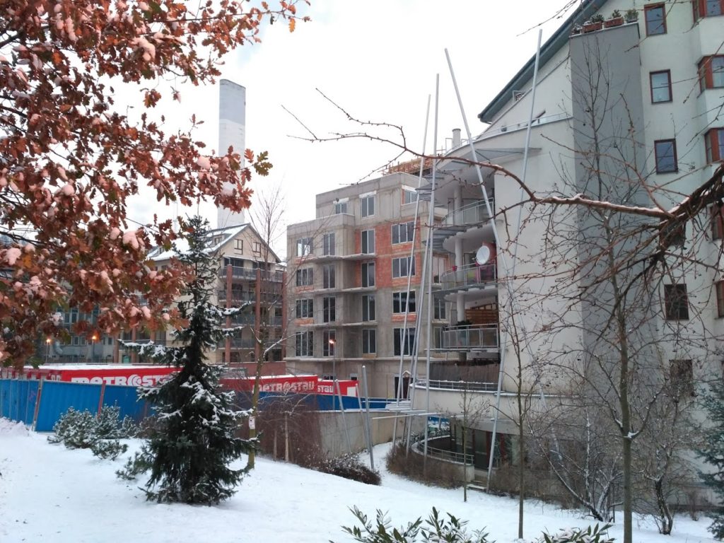 Stavba Sladovny Podbaba v zimě 2017